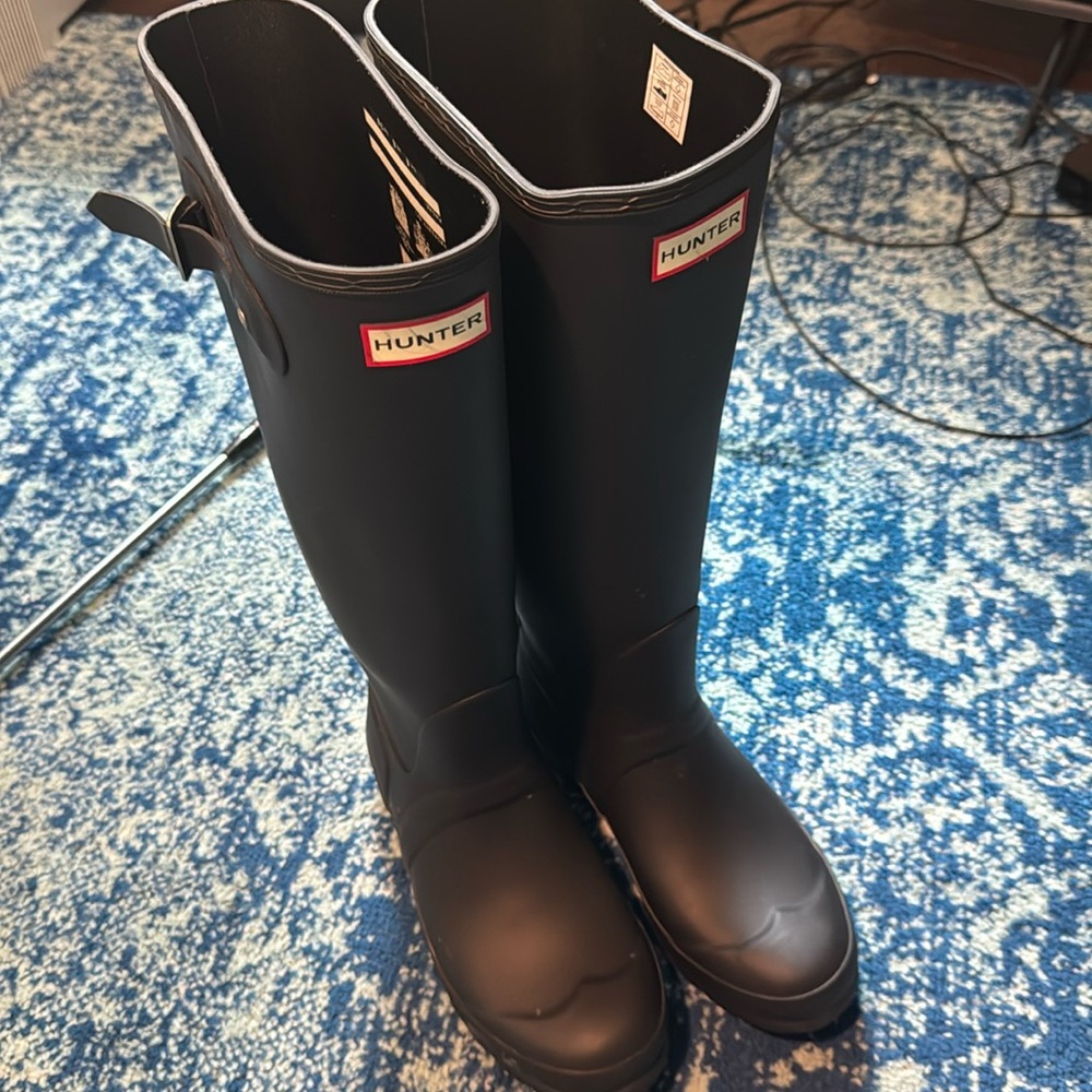 Practically new women’s Hunter Rain Boots